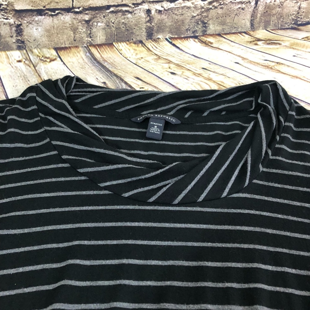 Women’s size M top - Picture 3 of 3